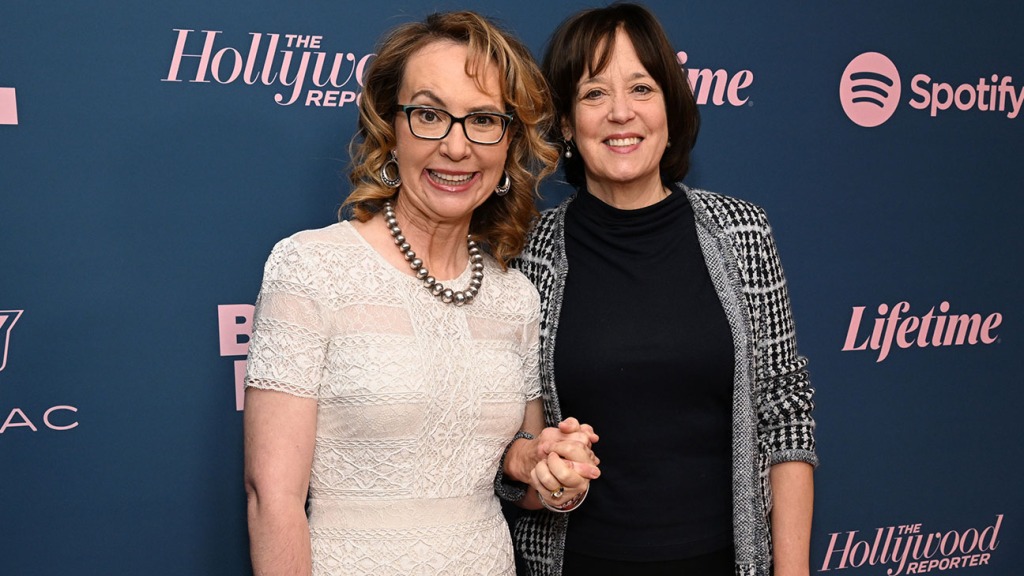 Gabby Giffords Says to “Move Ahead Together” at Women in Entertainment – The Hollywood Reporter