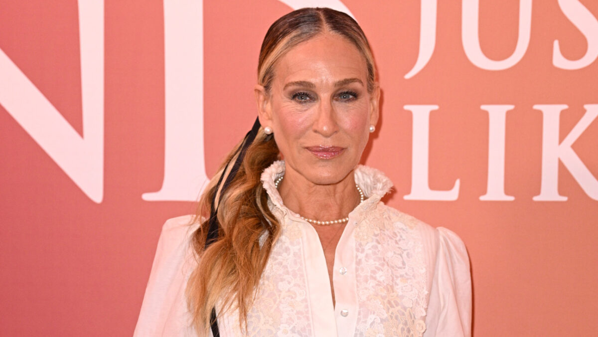 Sarah Jessica Parker Defends Decision to Not Post About Politics